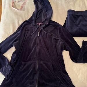 Gloria Vanderbilt Deep Blue Velour Set